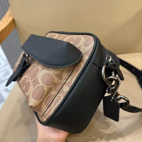 COACH Men's Monogram Warner Crossbody Bag, size 21.5 × 15.5 × 6.5cm - Picture 7 of 9